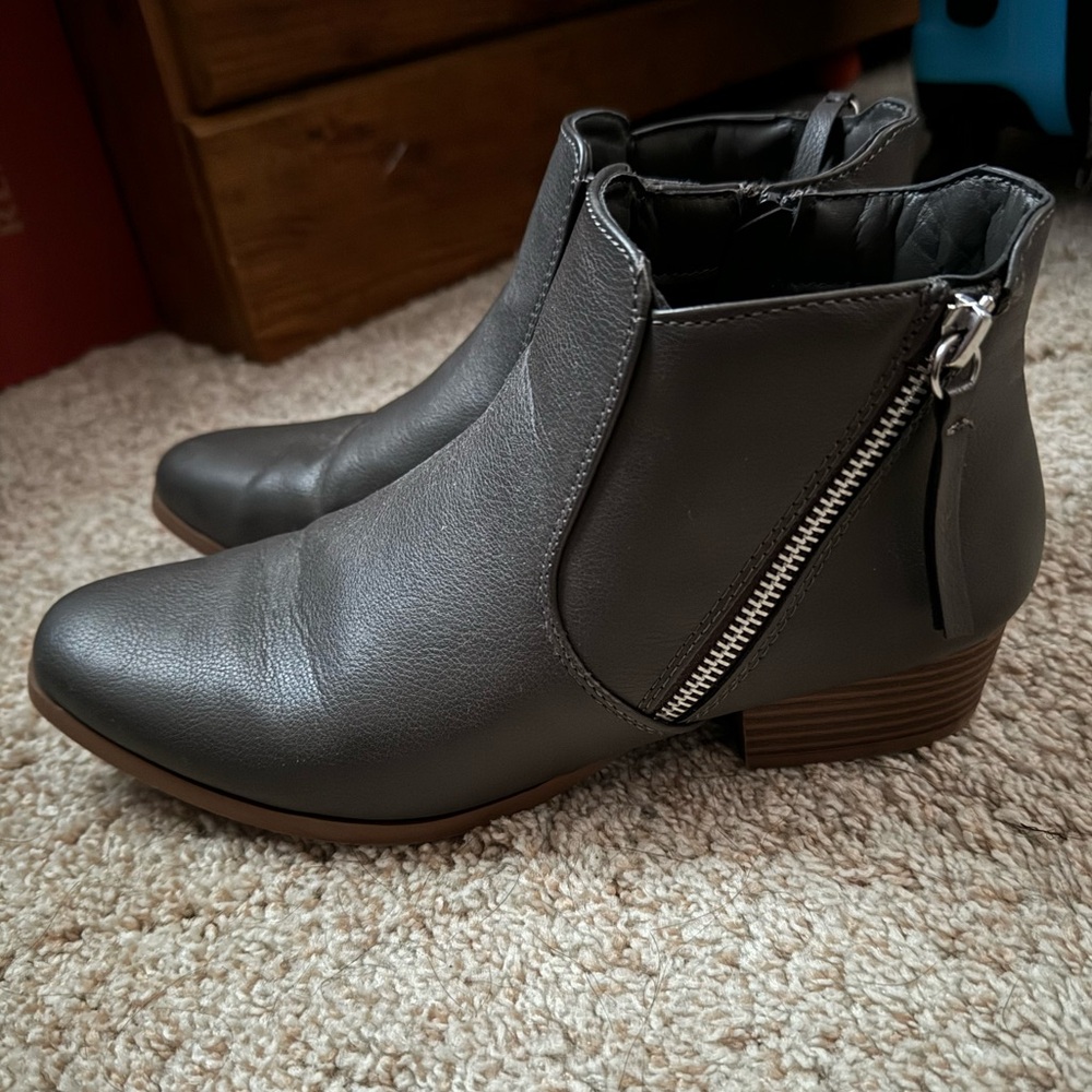 Croft & Barrow women’s boots 8.5